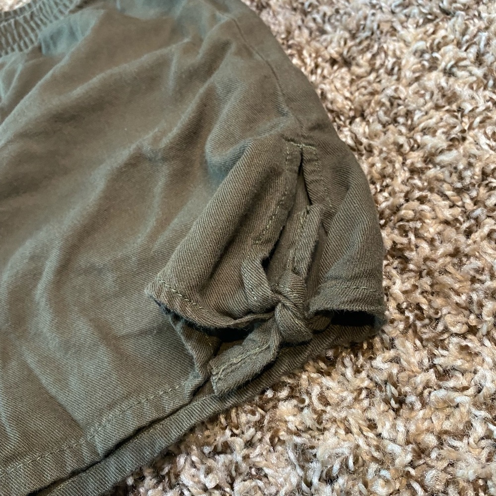 madewell side tie shorts in forest green - Picture 2 of 6